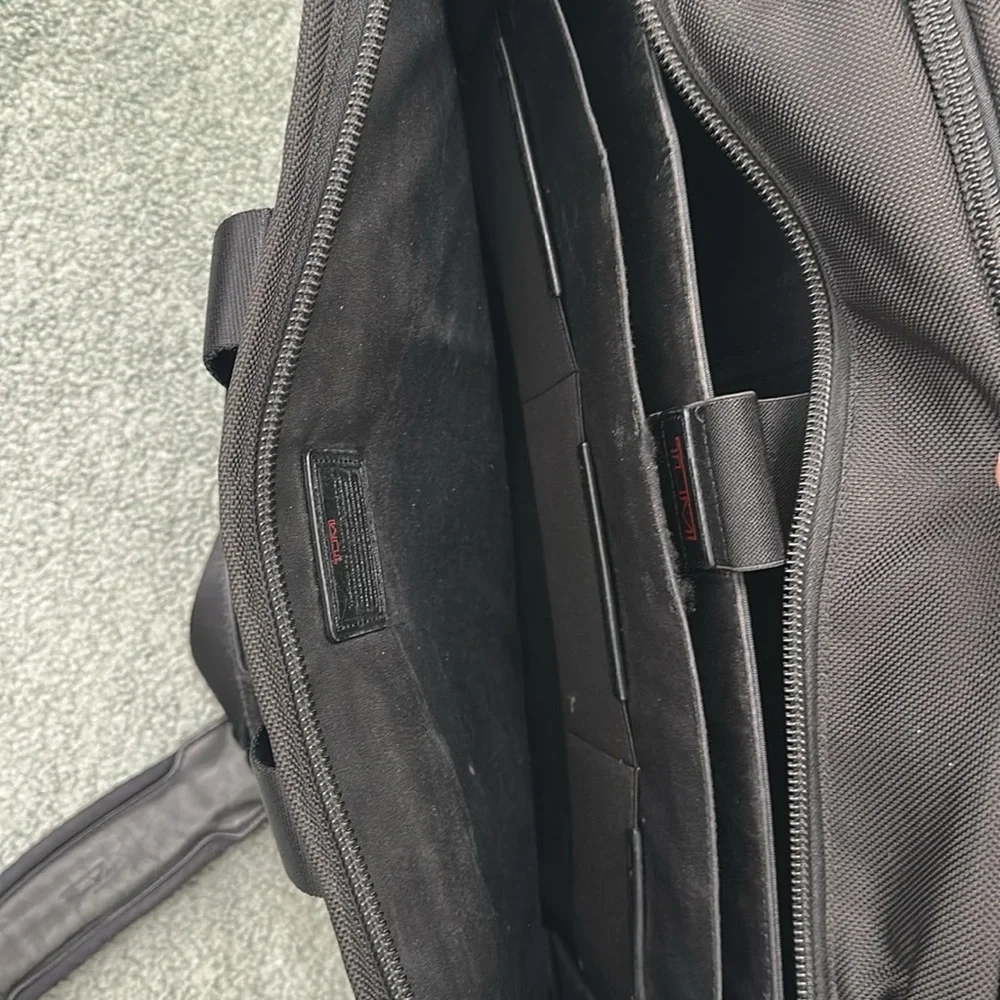 Tumi Alpha Expandable Black Ballistic Briefcase 26160DH Laptop Business Travel